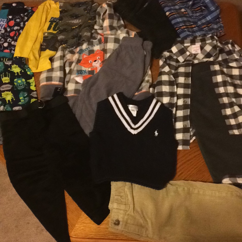 Lot of toddler boys clothes 18-24 months